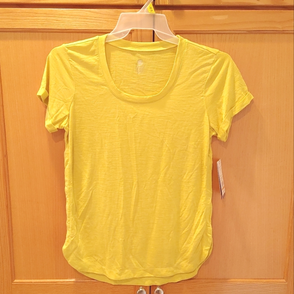 Size M Gaiam T-Shirt